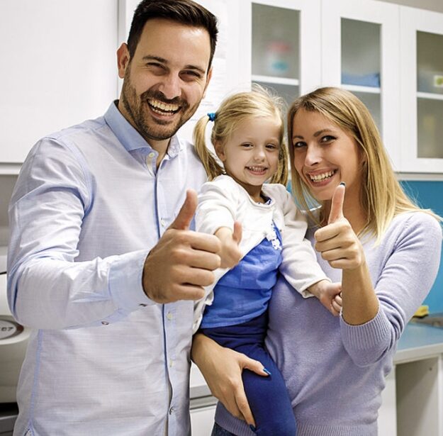 Family Dentistry طبيب أسنان الأسرة